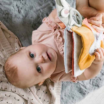 Mīkstā grāmatiņa NATURE BabyOno 1531 Mīkstā grāmatiņa NATURE BabyOno 1531